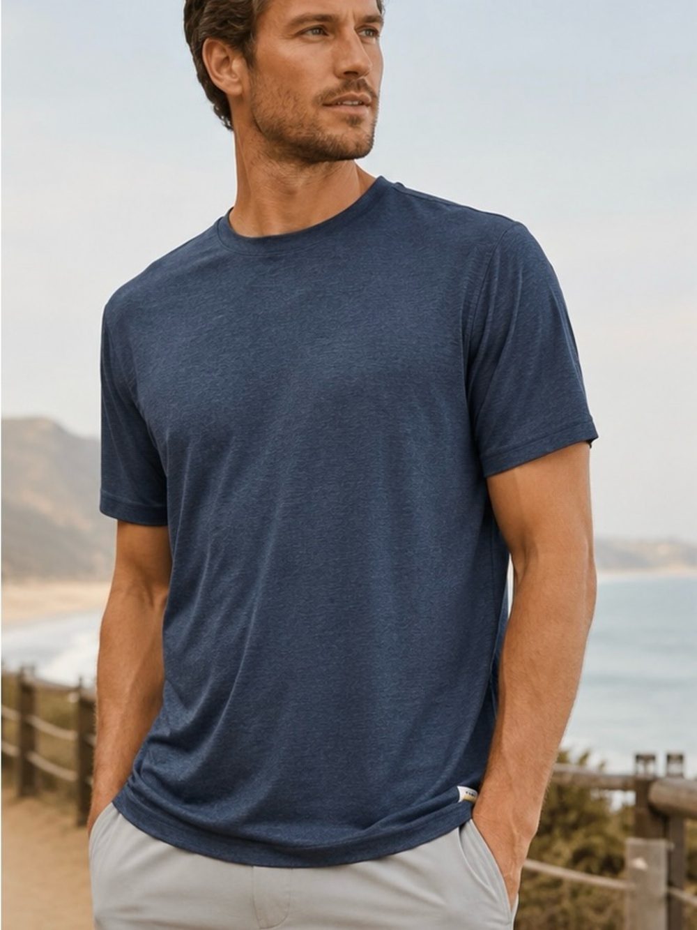 Vuori Strato Tech Tee Men XXL Navy Heather Short Sleeve Crew Neck Shirt